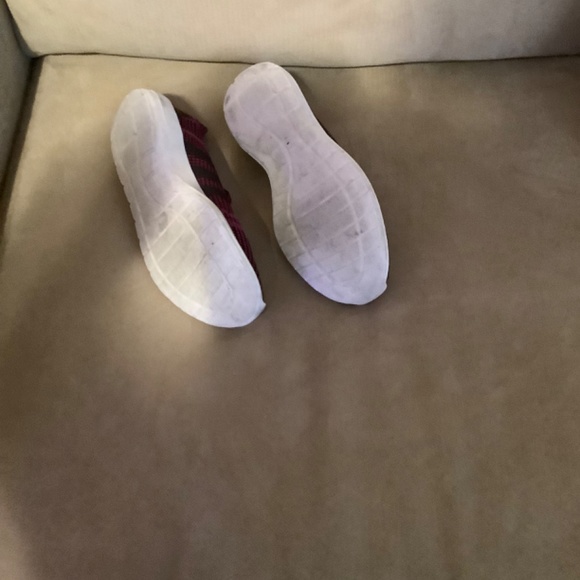 Sneakers - Picture 10 of 10